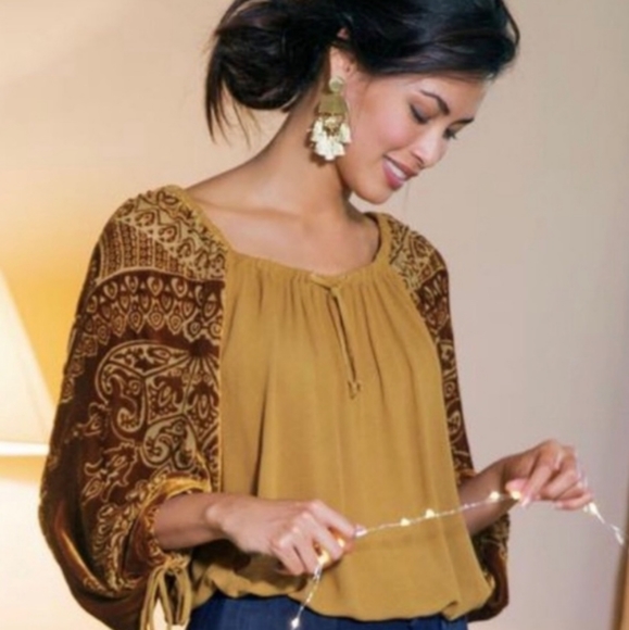 Soft Surroundings Tops - Soft Surroundings gold peasant top velvet burnout